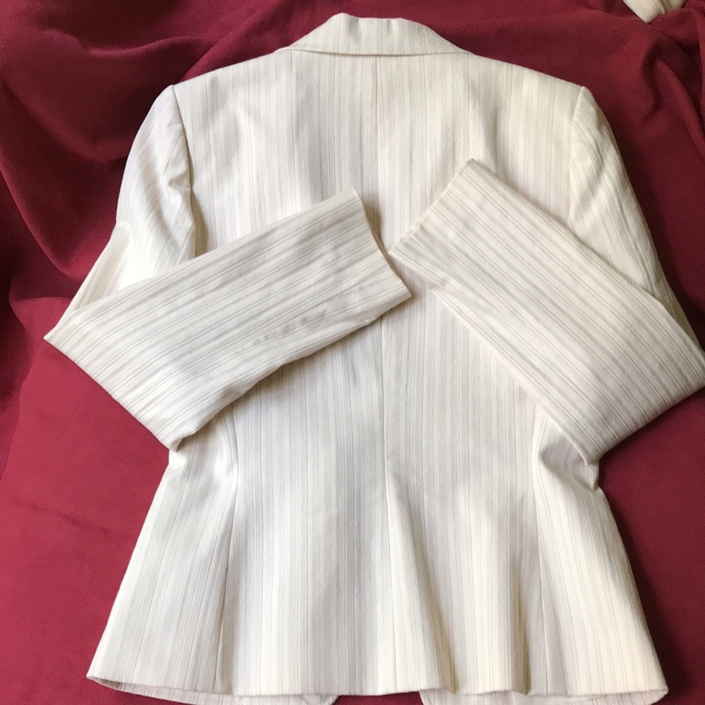 Tahari cotton blazer - Picture 2 of 5
